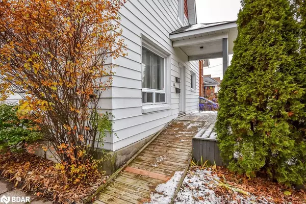 Barrie, ON L4N 1W9,44 Parkside Drive