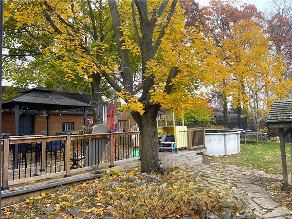 Burlington, ON L7P 1V9,2402 Grenallen Drive