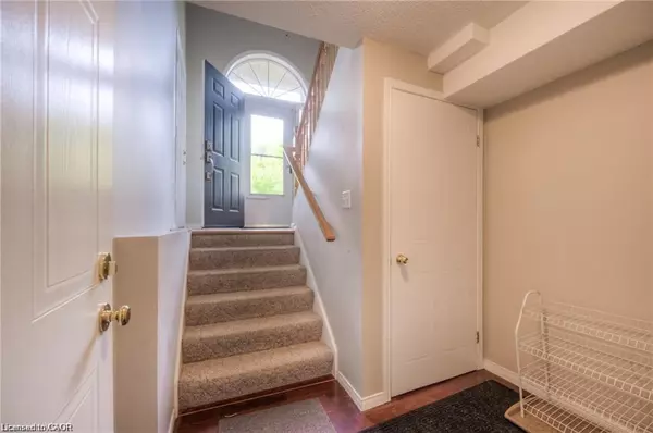 Cambridge, ON N3C 4C1,8 Melran Drive