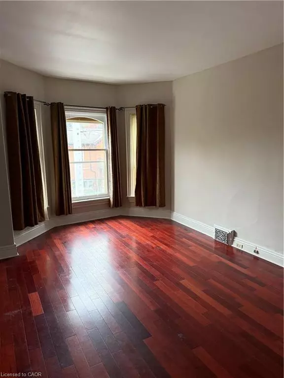 Hamilton, ON L8W 2R3,105 Wellington Street S