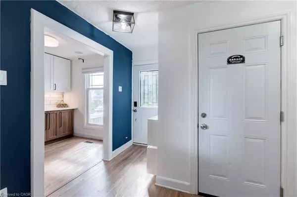 Burlington, ON L7P 3W8,2261 Leominster Drive