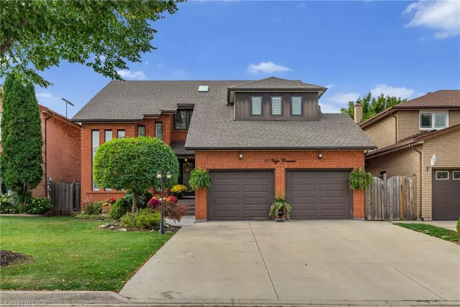 10 Vega Crescent, Stoney Creek, ON L8E 4S7