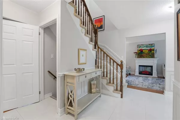 Ancaster, ON L9G 3R2,668 Tomahawk Crescent