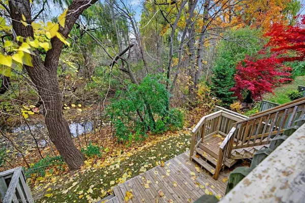 Stoney Creek, ON L8E 5X2,76 Frances Avenue #37