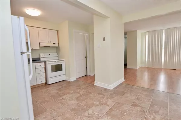 Burlington, ON L7T 3Z1,977 Francis Road #2