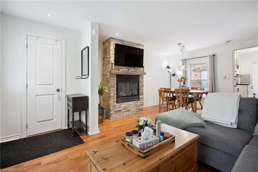 75 Ray Street N, Hamilton, ON L8R 2X7