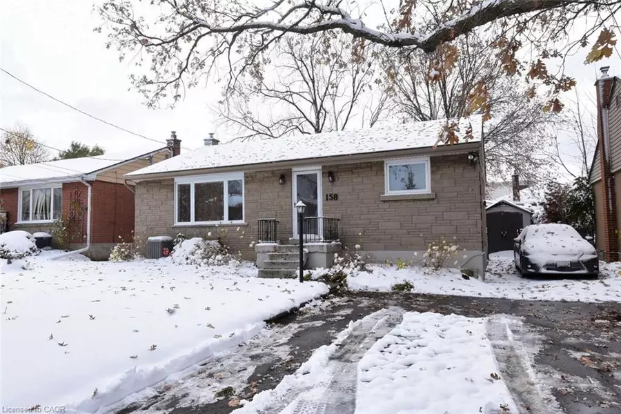 158 Howe Avenue, Hamilton, ON L9A 1X8