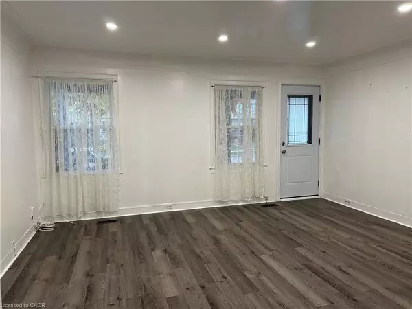 Hamilton, ON L8H 3N4,21 Stapleton Avenue