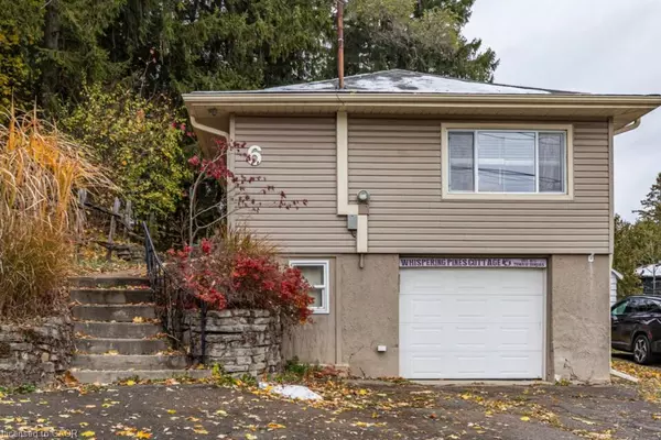 6 Begue Street, Dundas, ON L9H 2N2