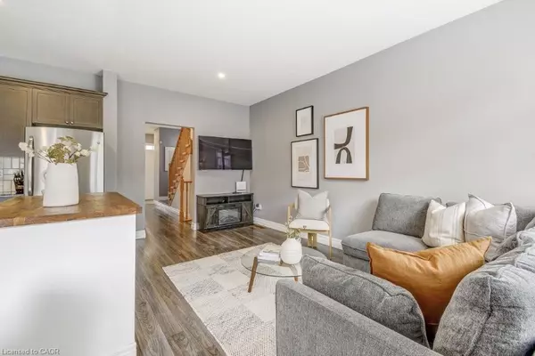 Waterdown, ON L8B 0R2,53 Cole Street