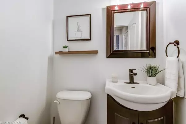 Waterdown, ON L8B 0R2,53 Cole Street