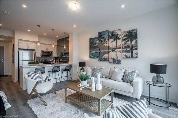 16 Concord Place #426, Grimsby, ON L3M 0J1