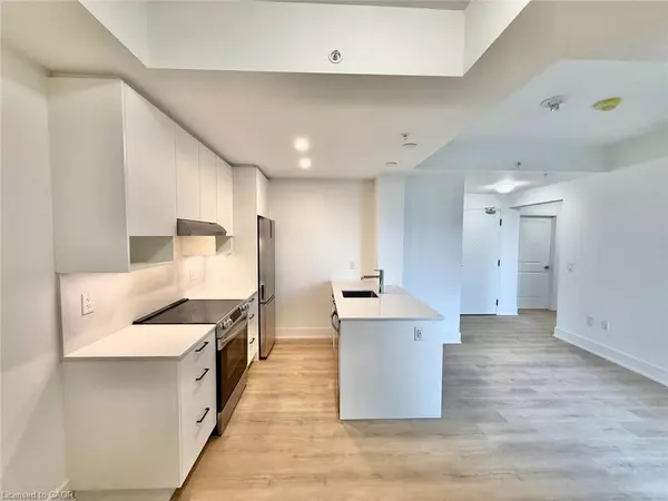 Hamilton, ON L8P 1A5,206 King Street W #711