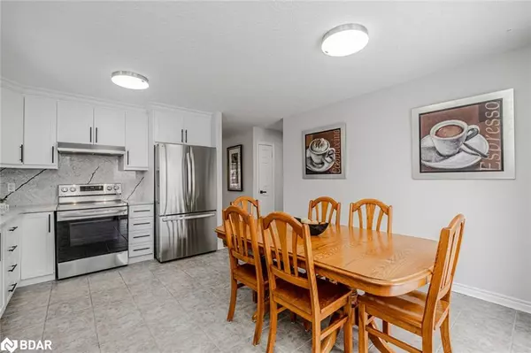 Barrie, ON L4N 0Y9,121 Sovereign's Gate