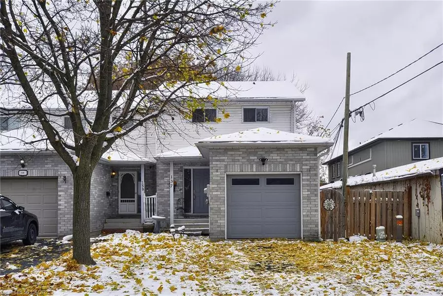 137 Chestnut Street N, Cambridge, ON N3H 2J9