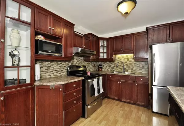 Cambridge, ON N3H 2J9,137 Chestnut Street N