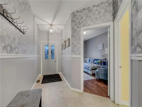 Hamilton, ON L9C 7W5,566 Southridge Drive #15