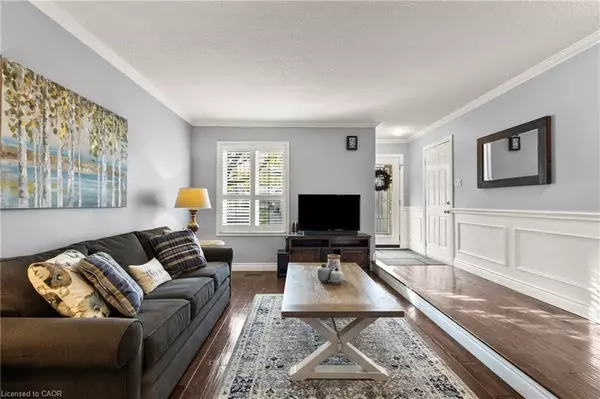 Burlington, ON L7M 3E3,2203 Hunt Crescent