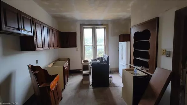 Wingham, ON N0G 2W0,104 Patrick Street E