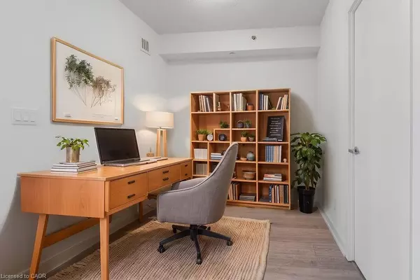 Burlington, ON L7M 2A7,3200 Dakota Common #B906