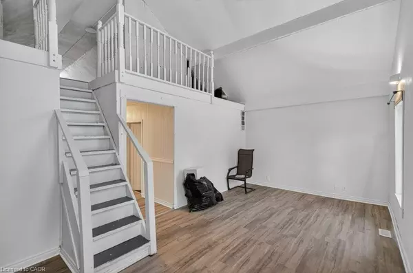 Stoney Creek, ON L8E 3B3,71 Teal Avenue