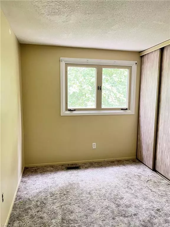 Chatham, ON N7M 5X3,47 Wedgewood Avenue