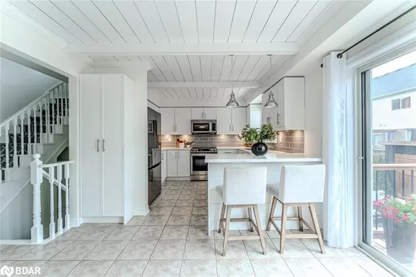 Barrie, ON L4M 7J1,14 Regina Road