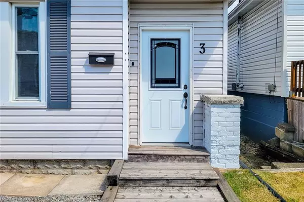 Hamilton, ON L8V 3S9,3 East 33rd Street