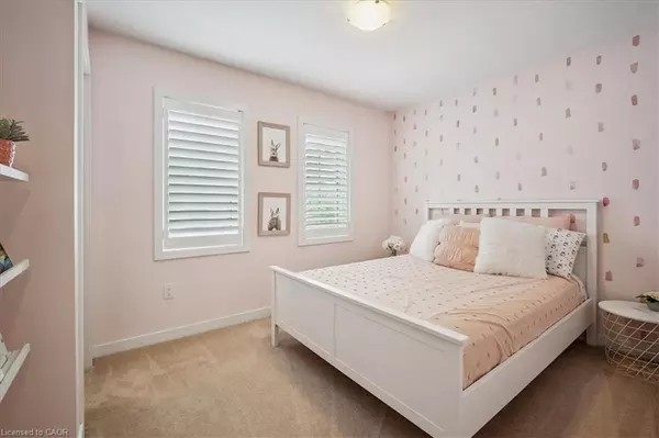 Stoney Creek, ON L8J 0K6,19 Prestwick Street