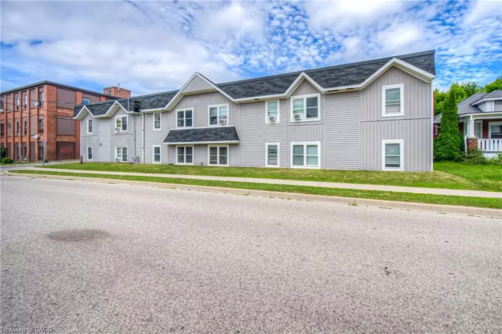 Cambridge, ON N3H 3L1,1123 Queenston Road