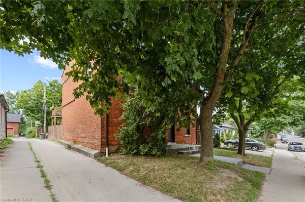 Hamilton, ON L8P 3L2,188-190 Caroline Street S