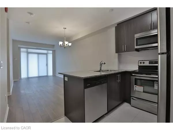 Oakville, ON L6H 0K3,216 Oak Park Boulevard #223