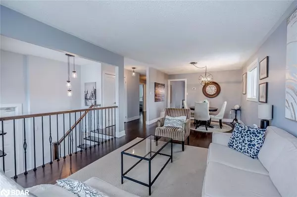 Barrie, ON L4N 7L7,63 Mapleton Avenue