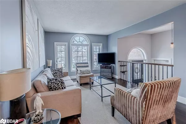 Barrie, ON L4N 7L7,63 Mapleton Avenue