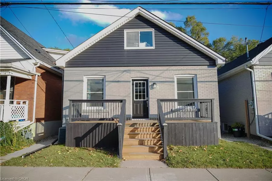 11 East 25th Street, Hamilton, ON L8V 2Z9