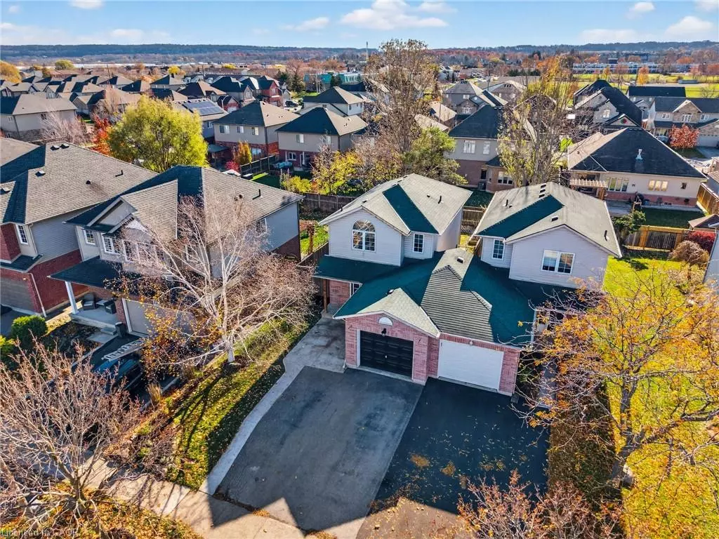 Beamsville, ON L3J 0E3,4902 Adam Court