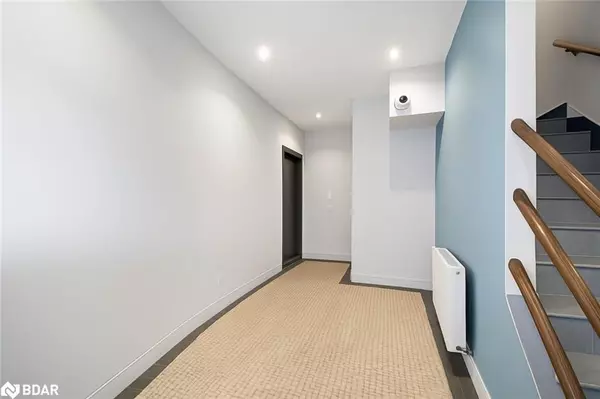 Toronto, ON M6S 2Z8,531 Runnymede Road