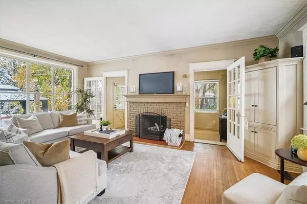 Burlington, ON L7N 1P3,263 Hart Avenue