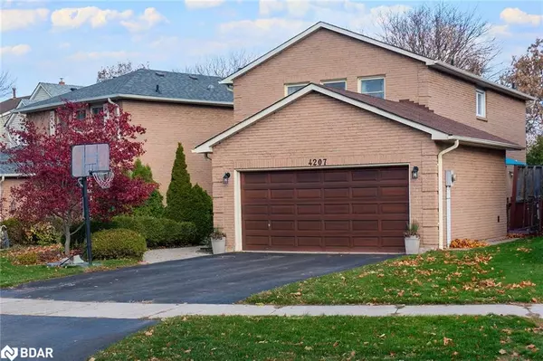 4207 Trapper Crescent, Mississauga, ON L5L 3A7