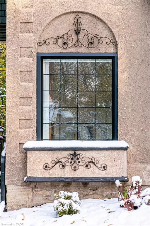 Hamilton, ON L8P 3E2,265 Macnab Street S