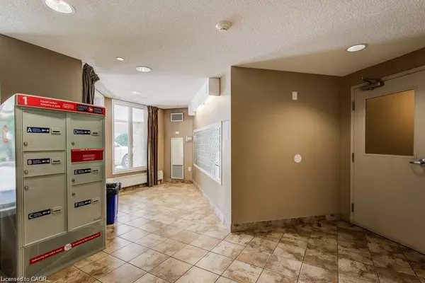 Cambridge, ON N1R 8R1,8 Harris Street #104