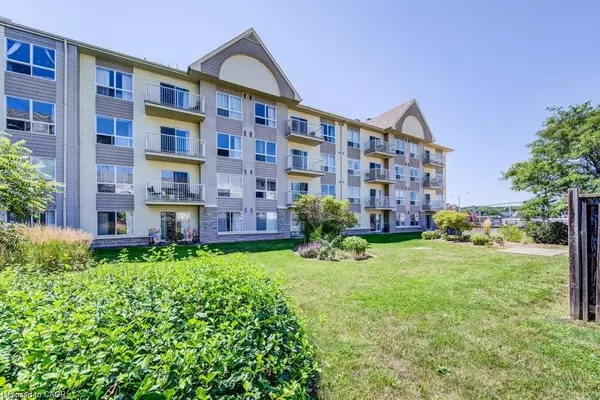 Cambridge, ON N1R 8R1,8 Harris Street #104