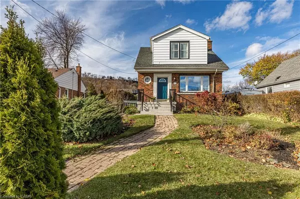 62 Cloverdale Avenue, Hamilton, ON L8K 4M1
