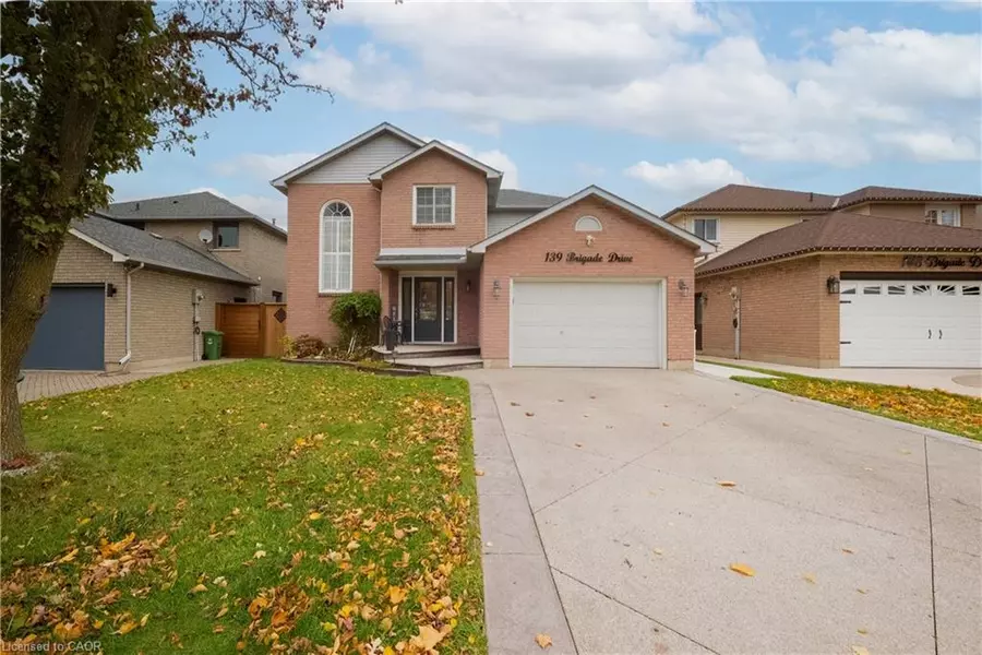 139 Brigade Drive, Hamilton, ON L9B 2B9
