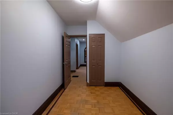 Cambridge, ON N1R 1P5,41 Park Hill Road