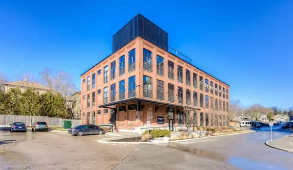 Cambridge, ON N1S 0B2,24 Cedar Street #105