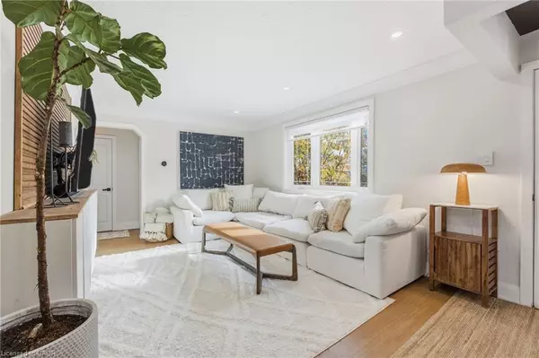 Burlington, ON L7P 1S2,2333 Alma Dale Avenue