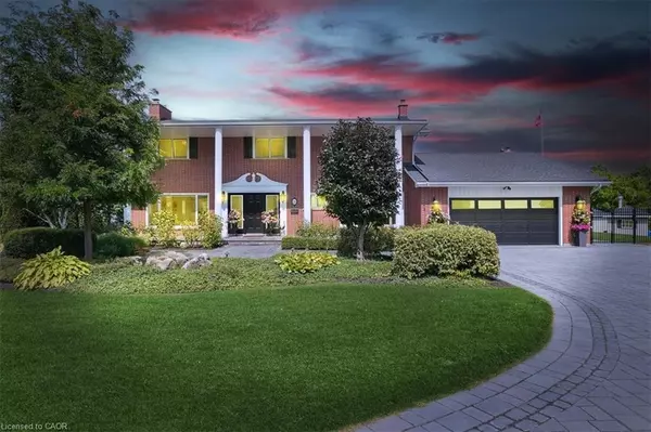 10 Azalea Court, Stoney Creek, ON L8J 1K4