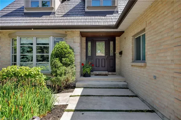 Oakville, ON L6K 3V4,262 Mary Street