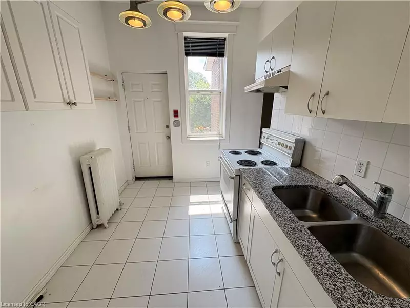 55 Barton Street W #3, Hamilton, ON L8L 1A3